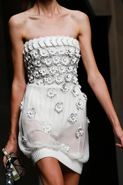 Look 80